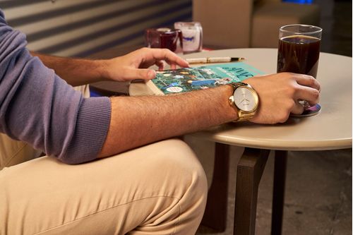 Relógio Masculino Aço Calendário Dourado