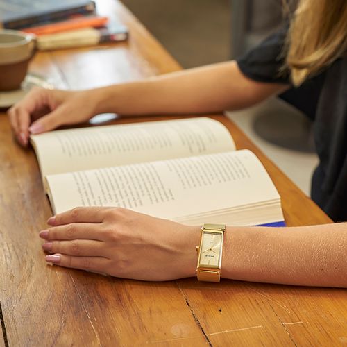 Relógio Feminino Quadrado Dourado