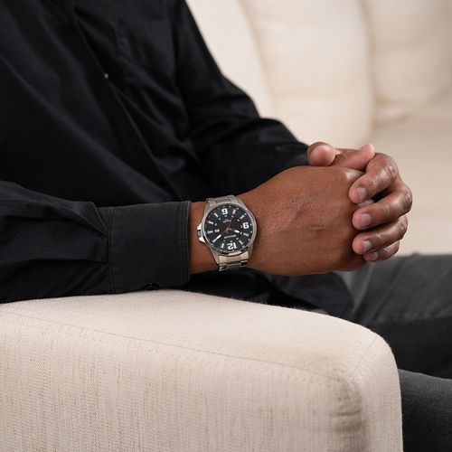 Relógio Masculino Prata Aço Com Visor Texturizado Preto