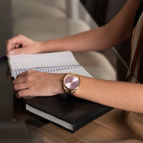 Relógio Feminino Dourado Com Mostrador Roxo