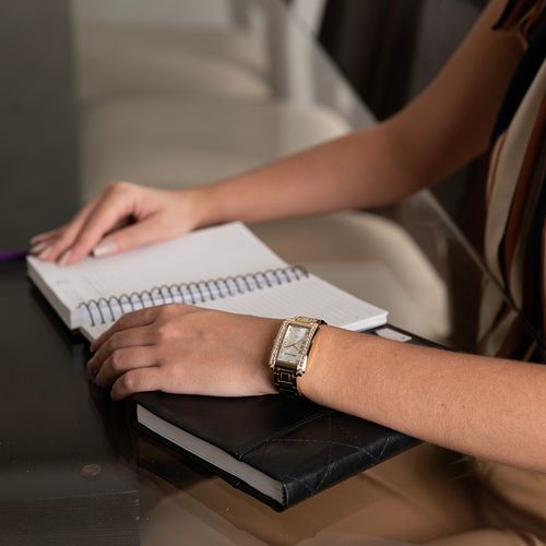 Relógio Feminino Quadrado Cristais Dourado