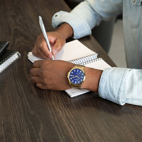 Relógio Masculino Dourado Aço Com Visor Azul